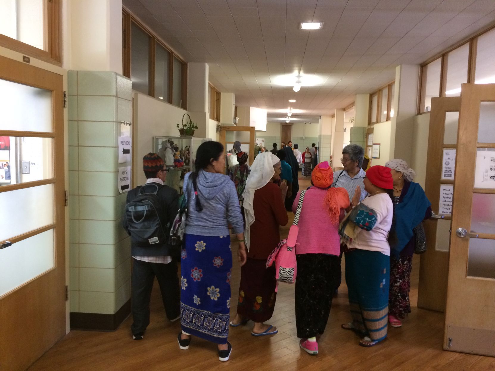 SIU law class learns from visit to Louis immigrant/refugee center